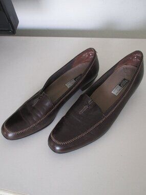 Munro American Womens Brown Leather Flat Loafer Shoe - Size 9N